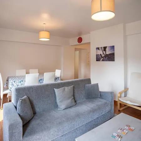Apartamento Cozy And Quiet 3-bedroom Flat