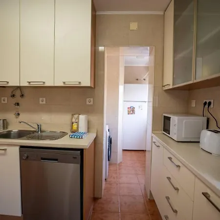 アパート Cozy And Quiet 3-bedroom Flat リスボン