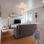 Cozy And Quiet 3-bedroom Flat *