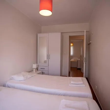 Cozy And Quiet 3-bedroom Flat Appartement